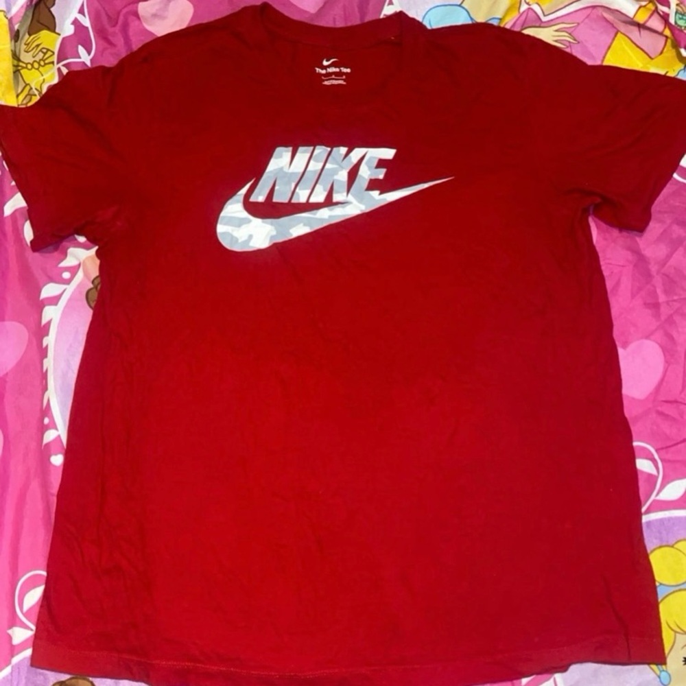 Nike shirt size large men
